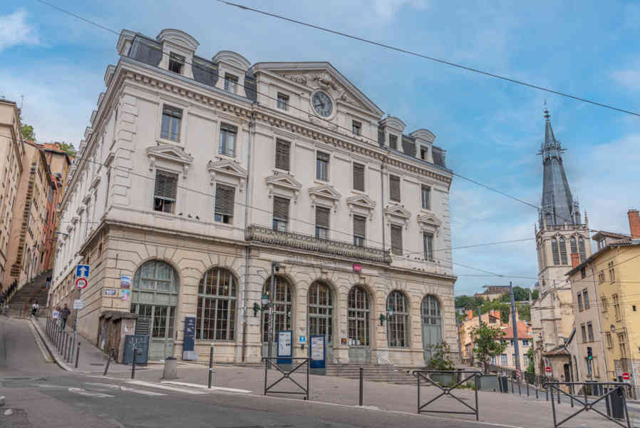Francia - Lyon 041 - estación de Saint-Paul.jpg
